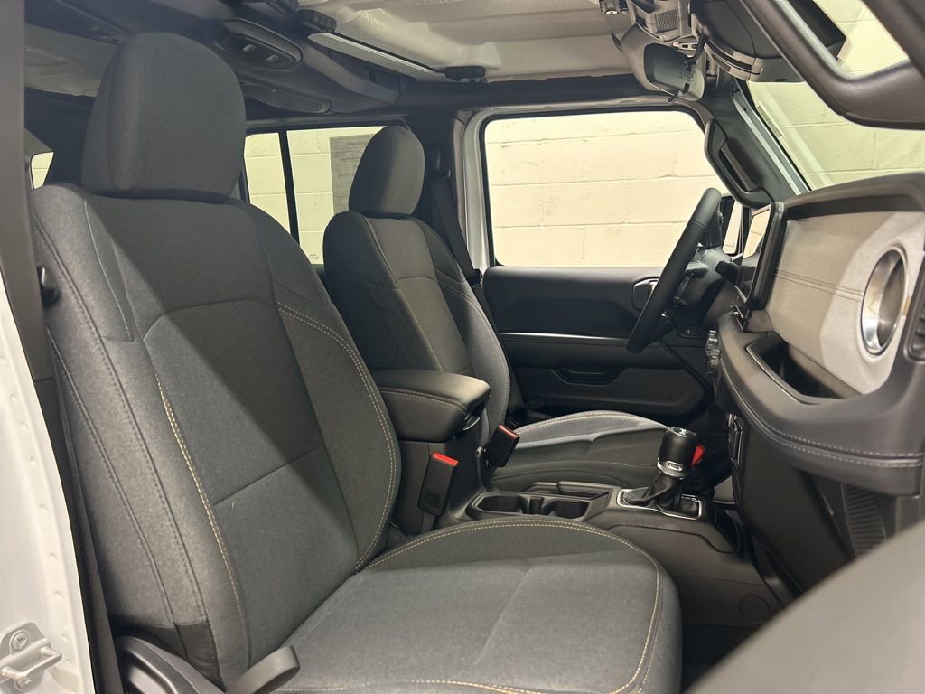 Used 2025 Jeep Wrangler Unlimited Sahara image 10