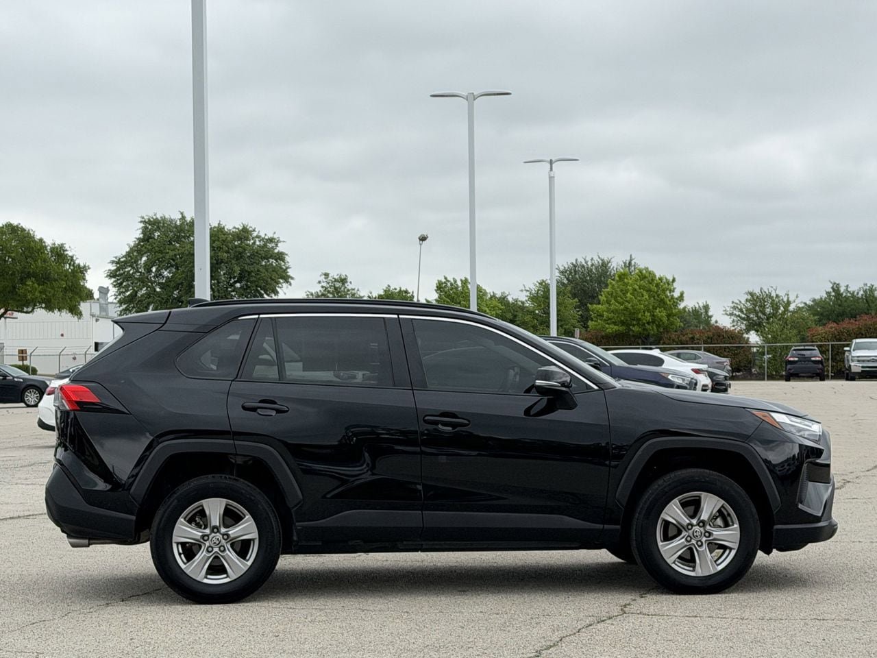 Used 2025 Toyota RAV4 XLE FWD image 3