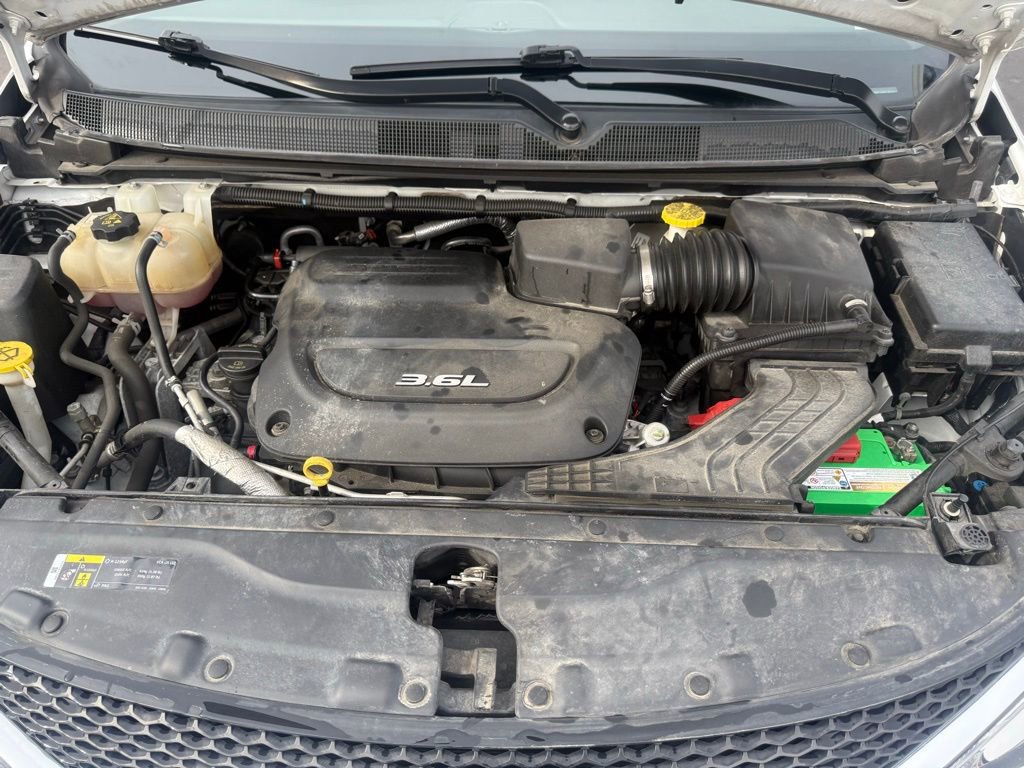 Used 2018 Chrysler Pacifica Touring-L image 69