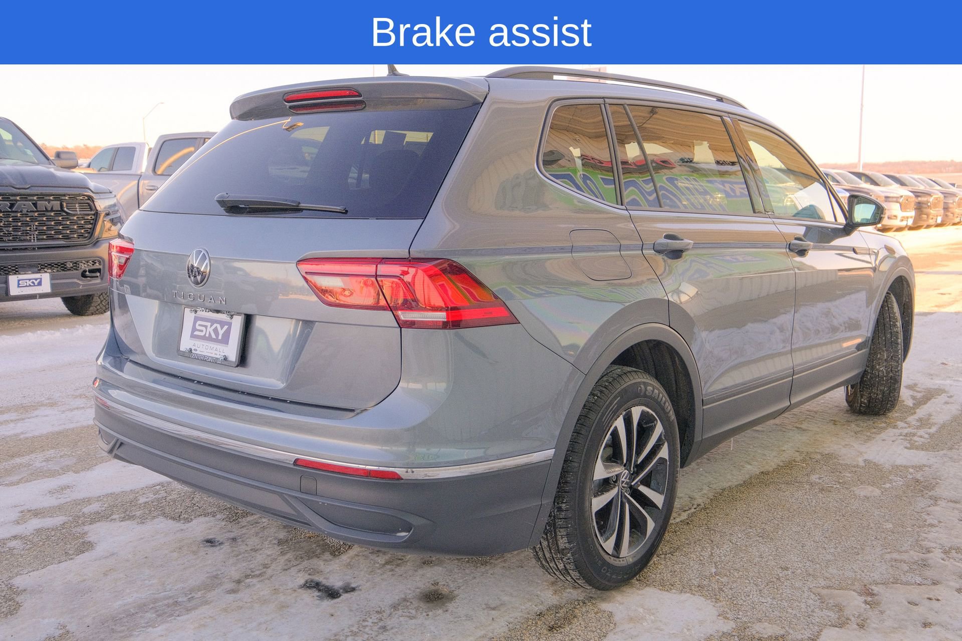 Used 2024 Volkswagen Tiguan S image 8