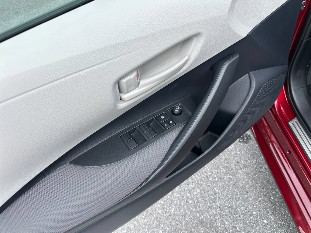Used 2026 Toyota Corolla LE FWD image 16