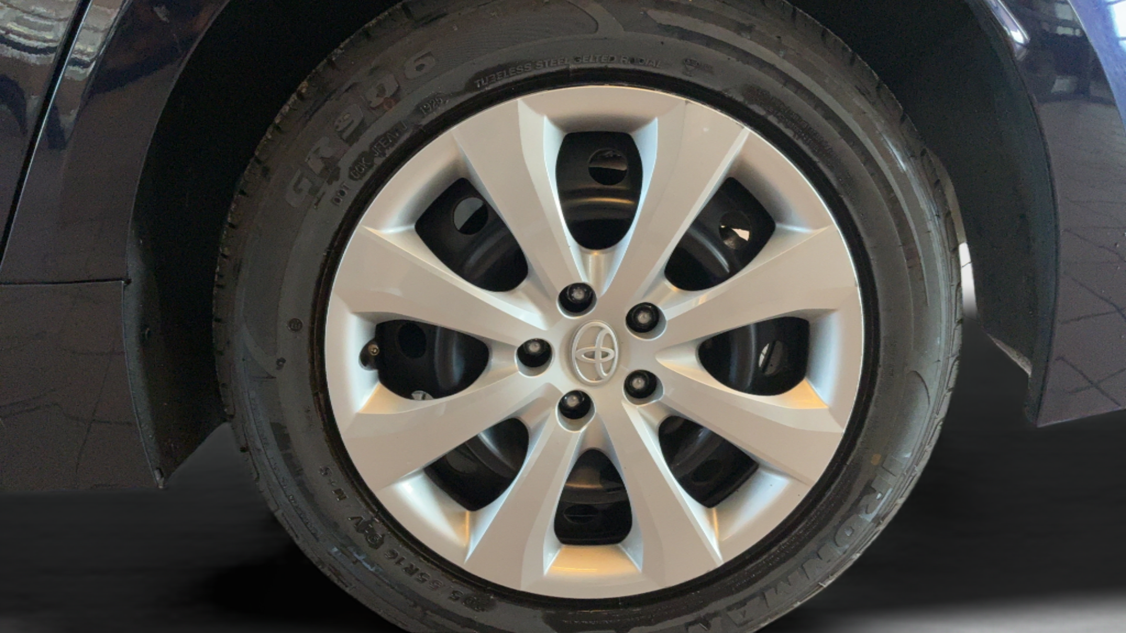 Certified 2024 Toyota Corolla LE FWD image 36
