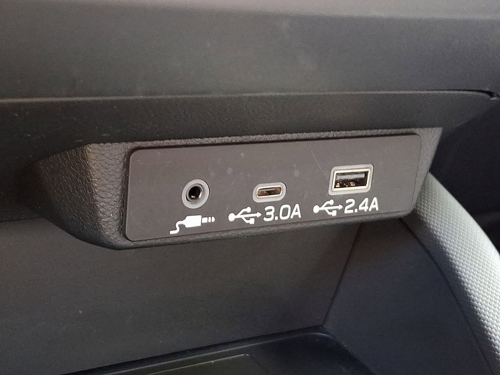 Used 2025 Subaru Forester Premium image 23