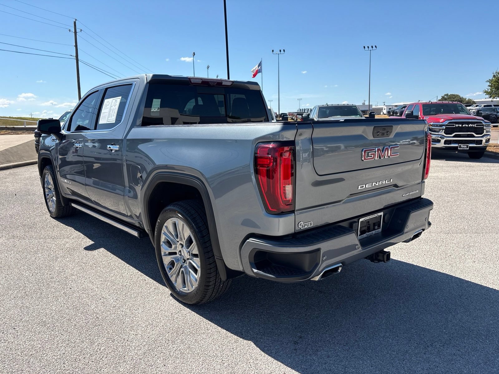 Used 2020 GMC Sierra 1500 Denali w/ Denali Ultimate Package AWD/4WD image 4