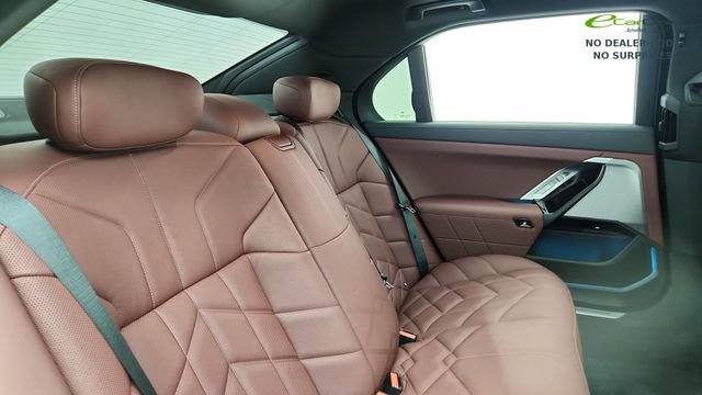 Used 2023 BMW 760i xDrive AWD/4WD image 25