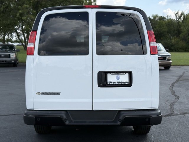 Used 2025 Chevrolet Express 3500 LS image 5