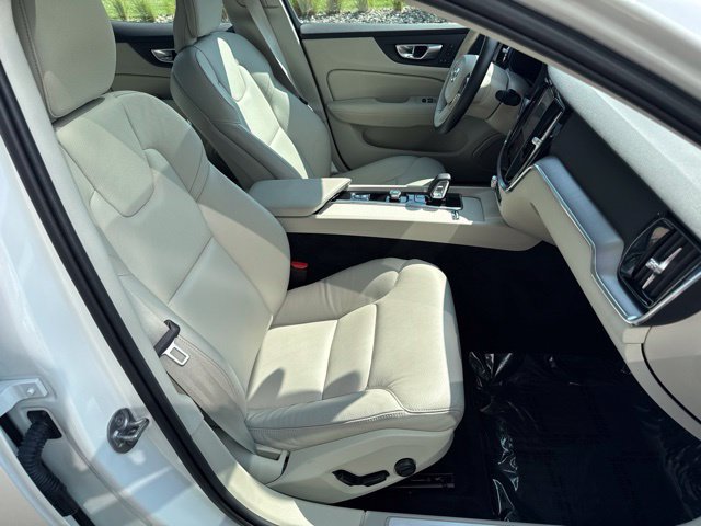 Certified 2025 Volvo S60 B5 Core AWD/4WD image 15