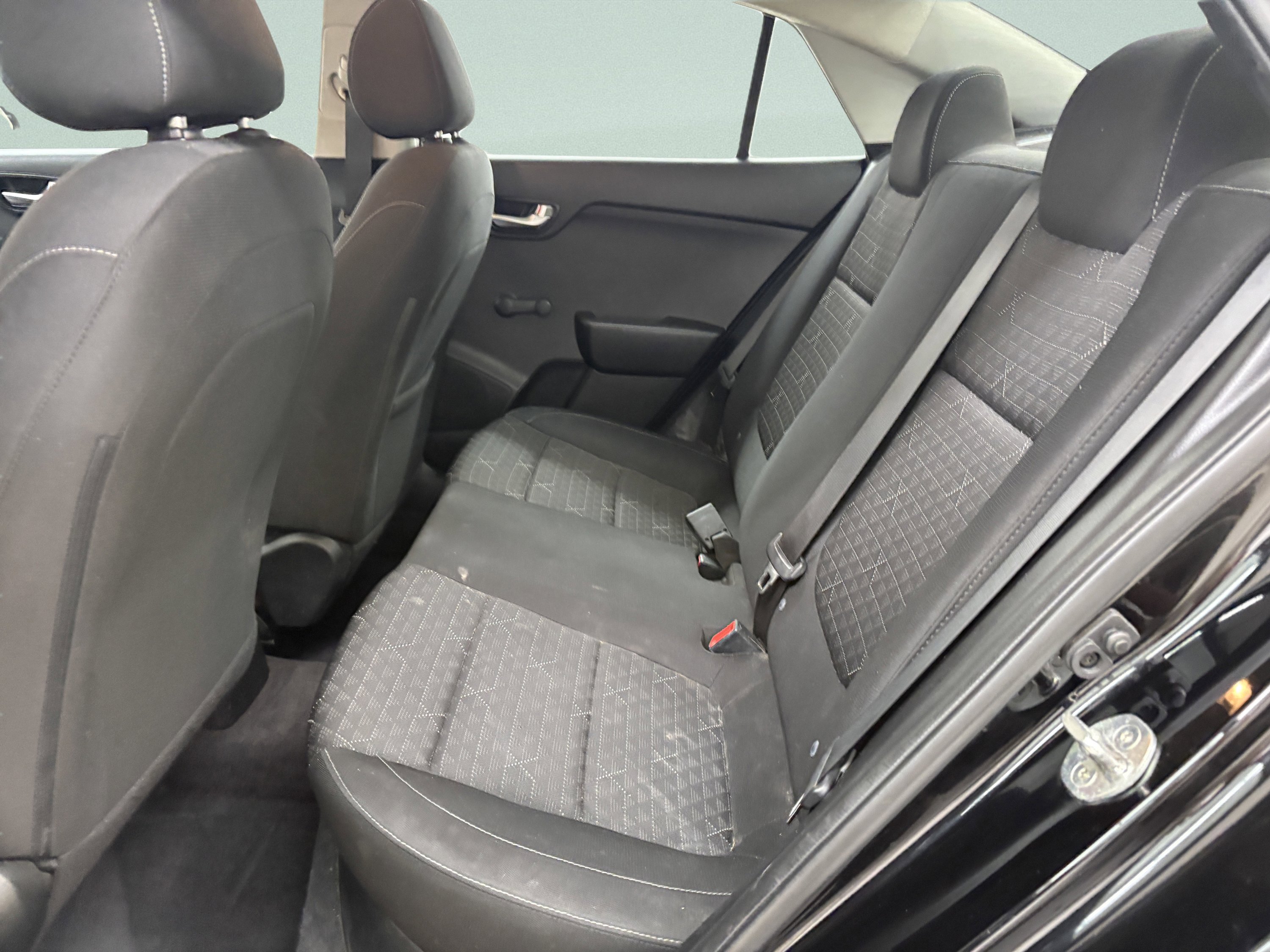 Used 2018 Kia Rio LX w/ LX Convenience Package image 12