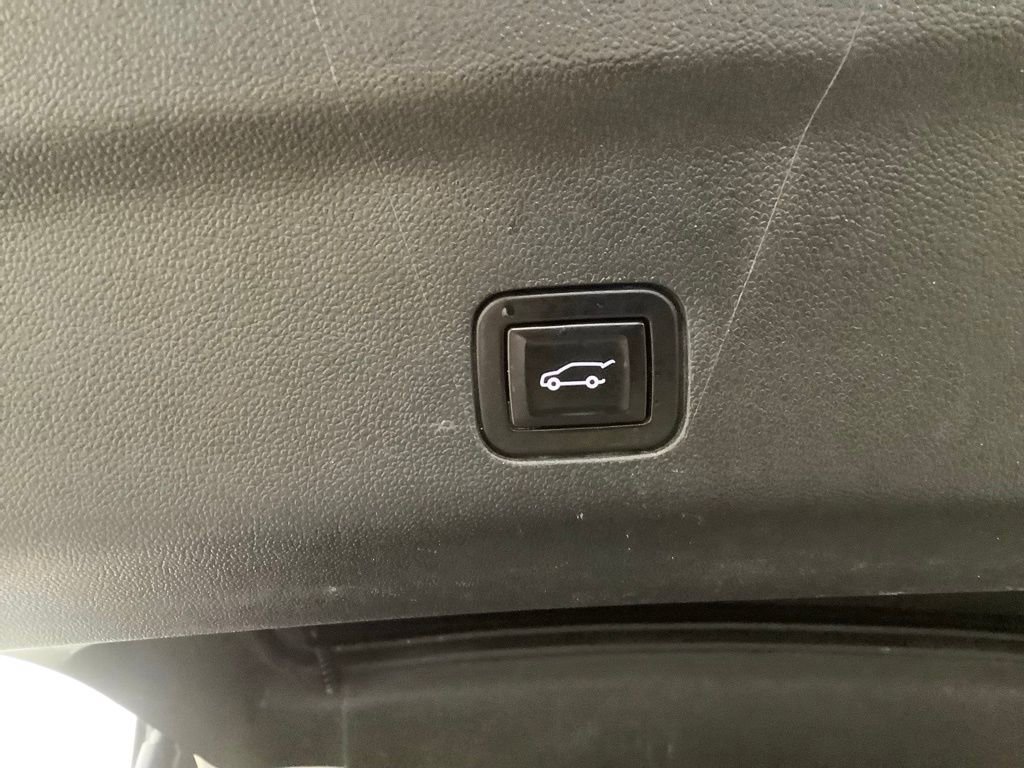 Used 2022 GMC Yukon XL SLT w/ SLT Premium Package AWD/4WD image 22