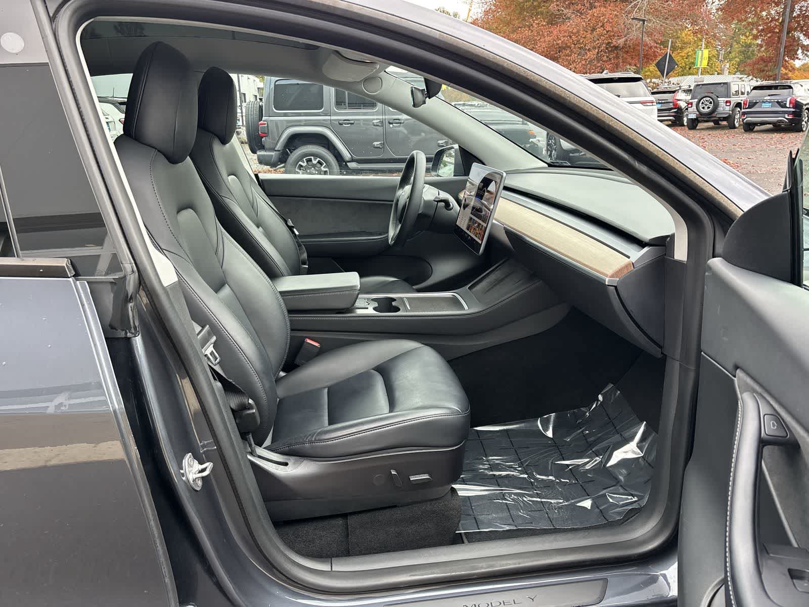 Used 2022 Tesla Model Y Long Range AWD/4WD image 9