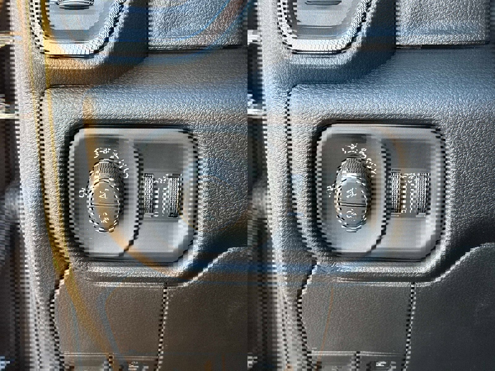 New 2026 RAM 2500 Rebel w/ Rebel Level 1 Equipment Group image 32