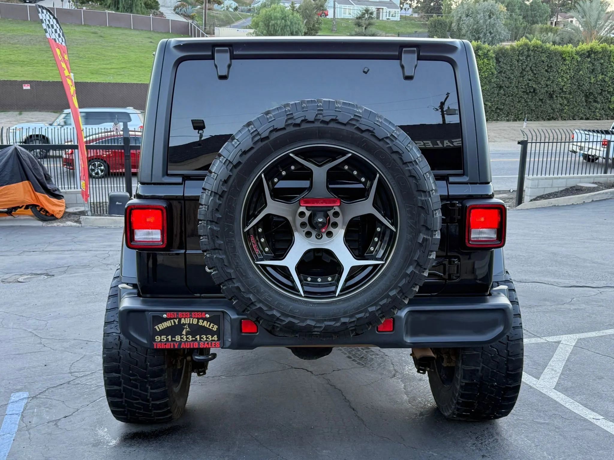 Used 2019 Jeep Wrangler Unlimited Sahara image 7