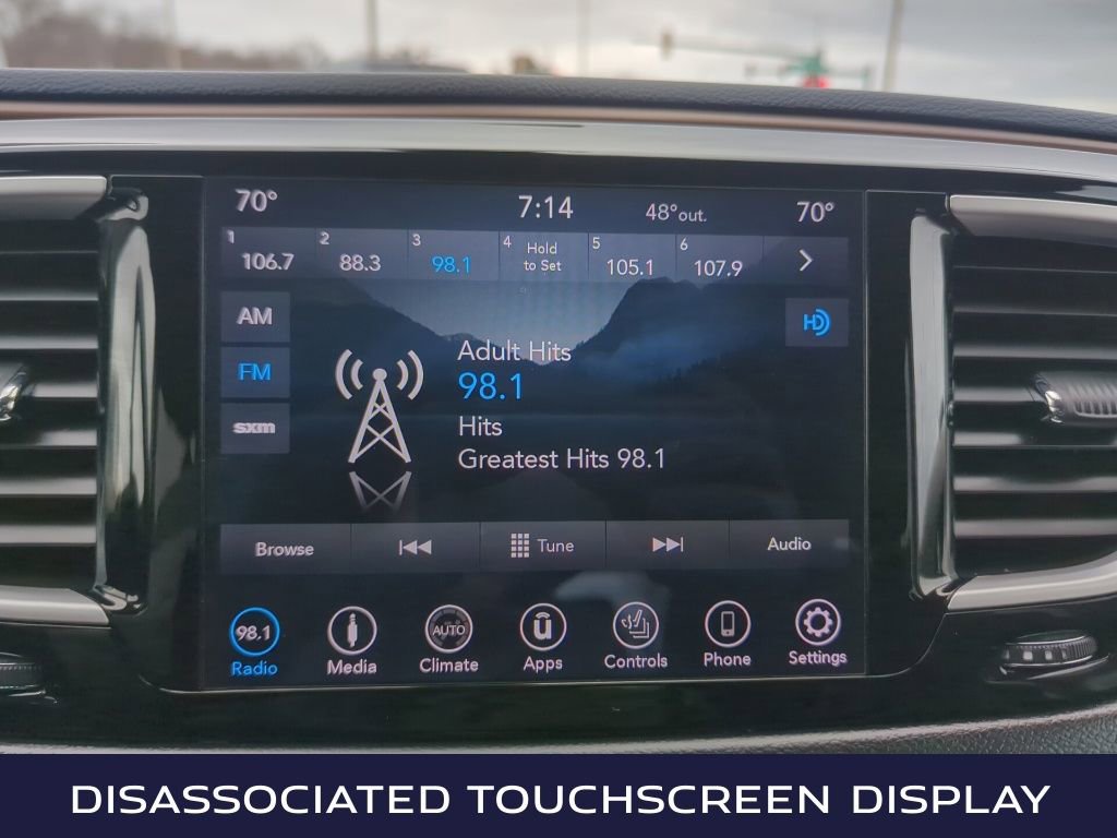 Used 2018 Chrysler Pacifica Touring-L w/ Tire & Wheel Group image 14