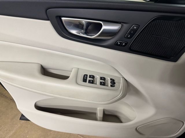Certified 2023 Volvo XC60 B5 Ultimate image 24