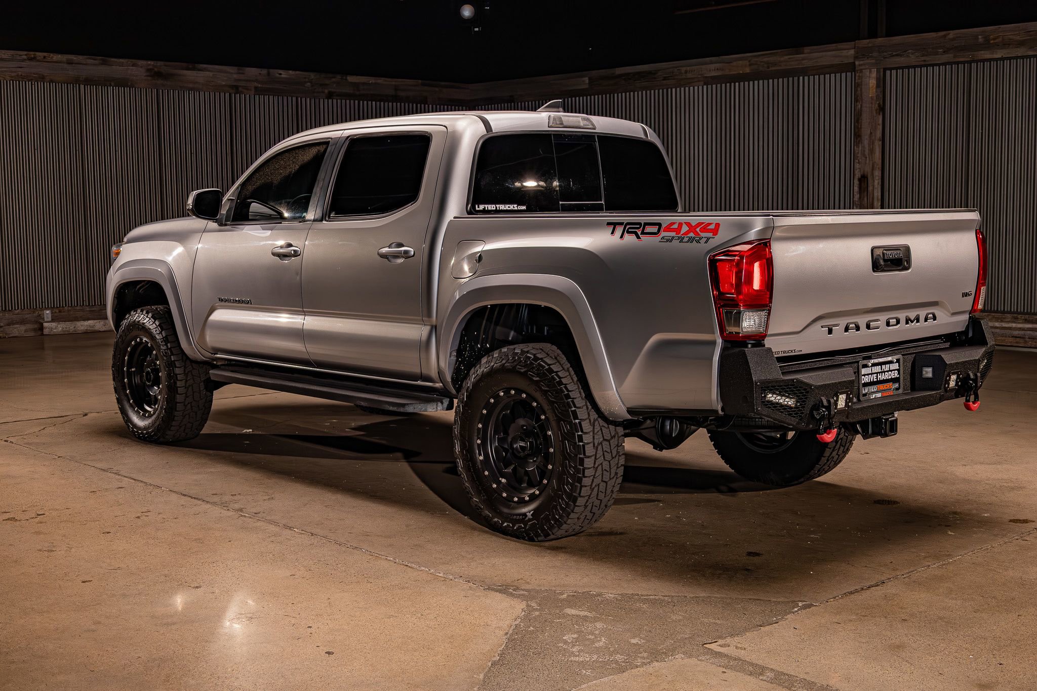 Used 2017 Toyota Tacoma TRD Sport w/ Tow Package (A/T) image 6