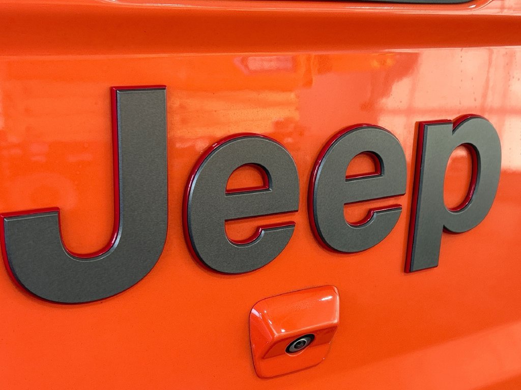 Used 2023 Jeep Gladiator Rubicon w/ LED Lighting Group AWD/4WD image 19