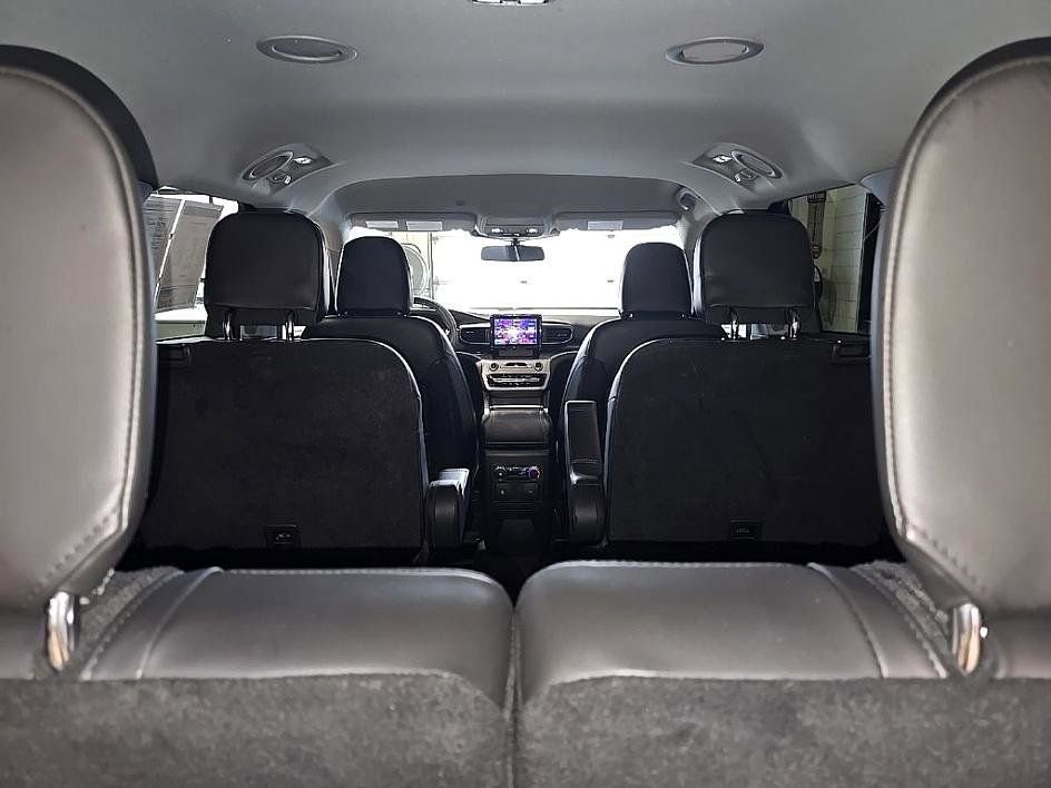Used 2022 Ford Explorer XLT w/ Equipment Group 202A image 30