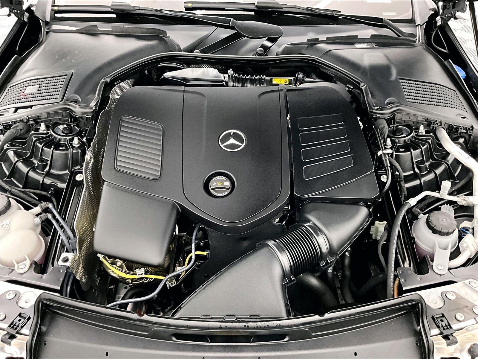 Used 2026 Mercedes-Benz CLE 300 4MATIC Cabriolet image 9