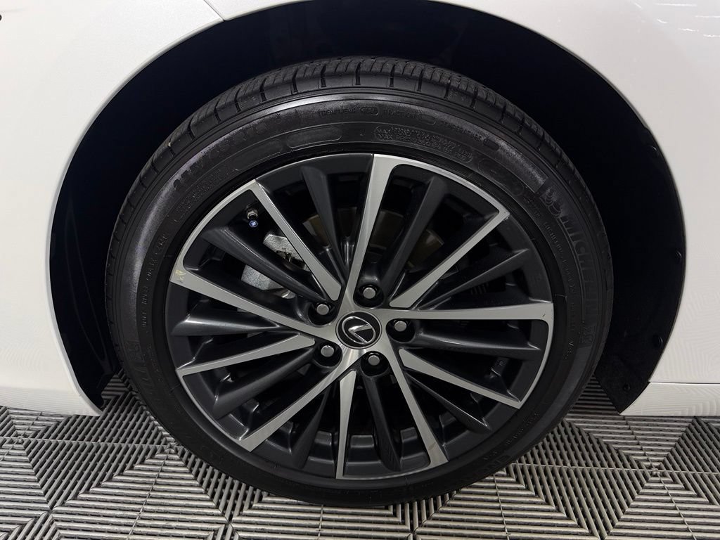 Used 2025 Lexus ES 300h w/ Premium Package FWD image 11