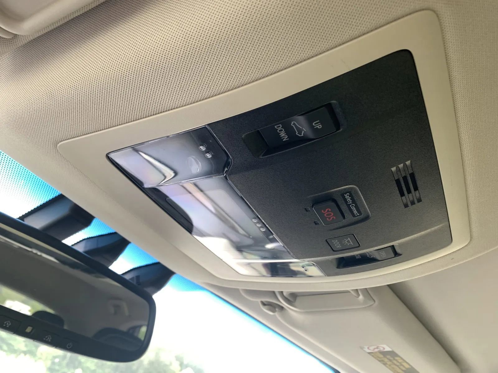 Used 2016 Lexus NX 300h AWD w/ Luxury Package image 16