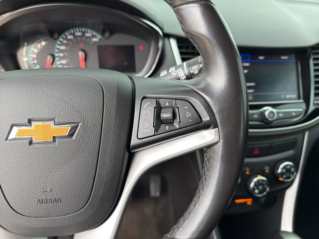 Used 2020 Chevrolet Trax LT w/ LT Convenience Package image 22
