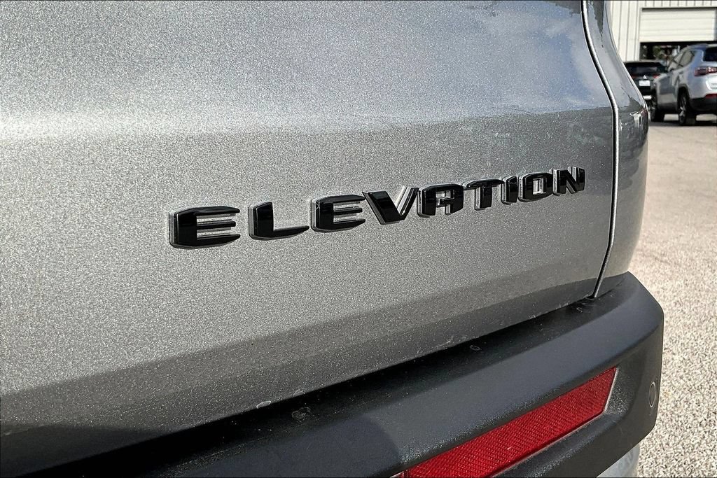 Used 2025 GMC Acadia Elevation FWD image 25