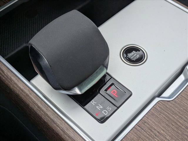 Used 2024 Land Rover Range Rover SE AWD/4WD image 12