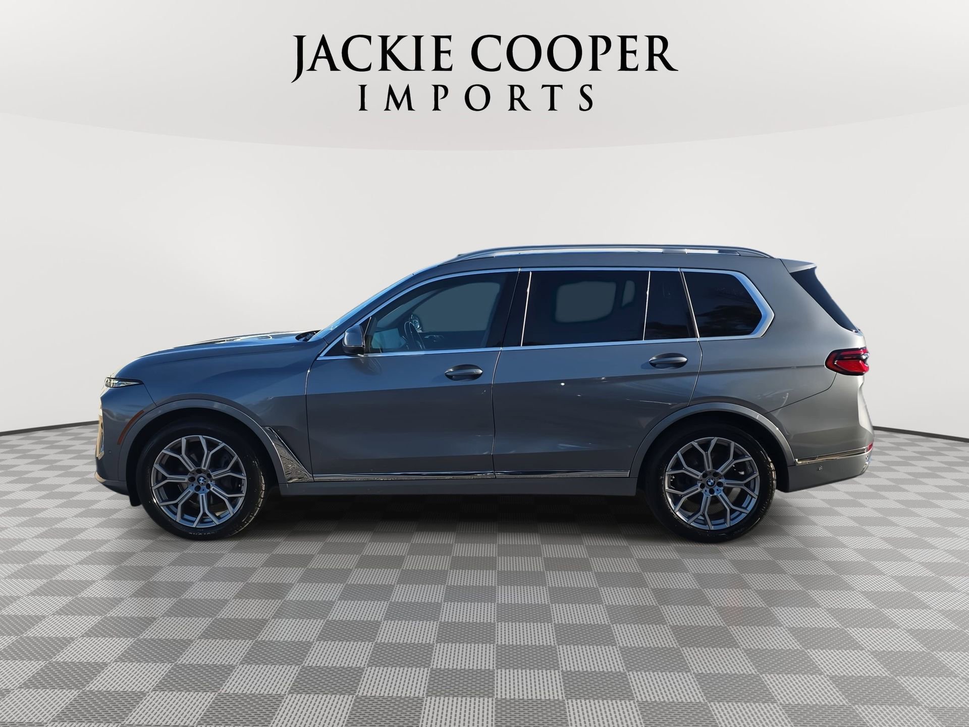 Used 2023 BMW X7 xDrive40i w/ Premium Package image 8