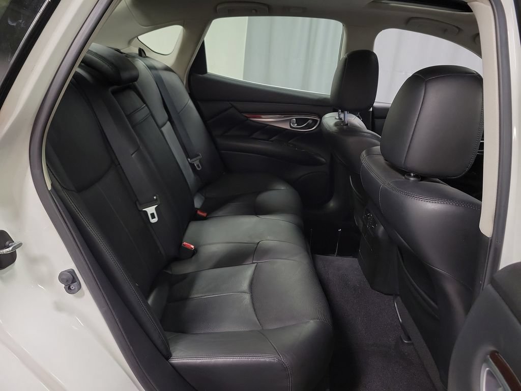 Used 2016 INFINITI Q70 3.7 AWD/4WD image 27