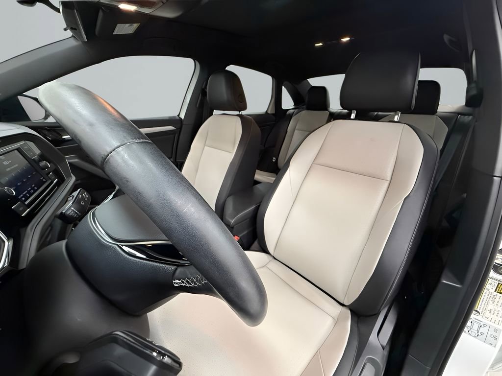 Used 2021 Volkswagen Jetta R-Line w/ R-Line Cold Weather Package image 10
