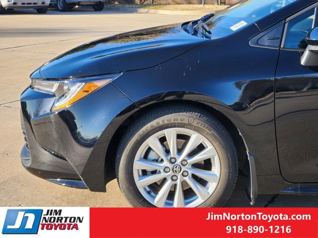 Used 2025 Toyota Corolla LE w/ LE Premium Package image 8