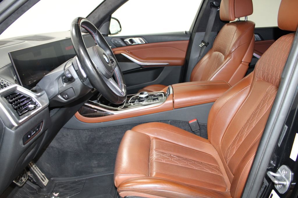 Used 2024 BMW X7 M60i w/ Executive Package image 19