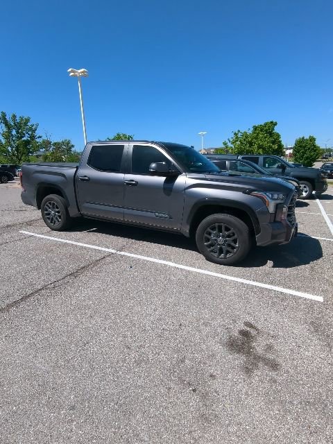 Used 2024 Toyota Tundra Platinum AWD/4WD image 9