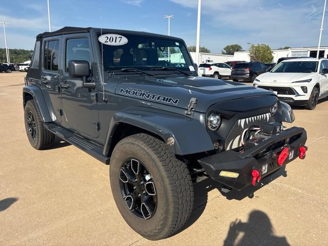 Used 2017 Jeep Wrangler Unlimited Sahara AWD/4WD video 1