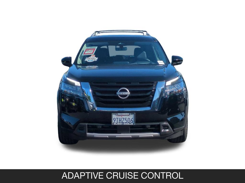 Certified 2025 Nissan Pathfinder Platinum FWD image 4