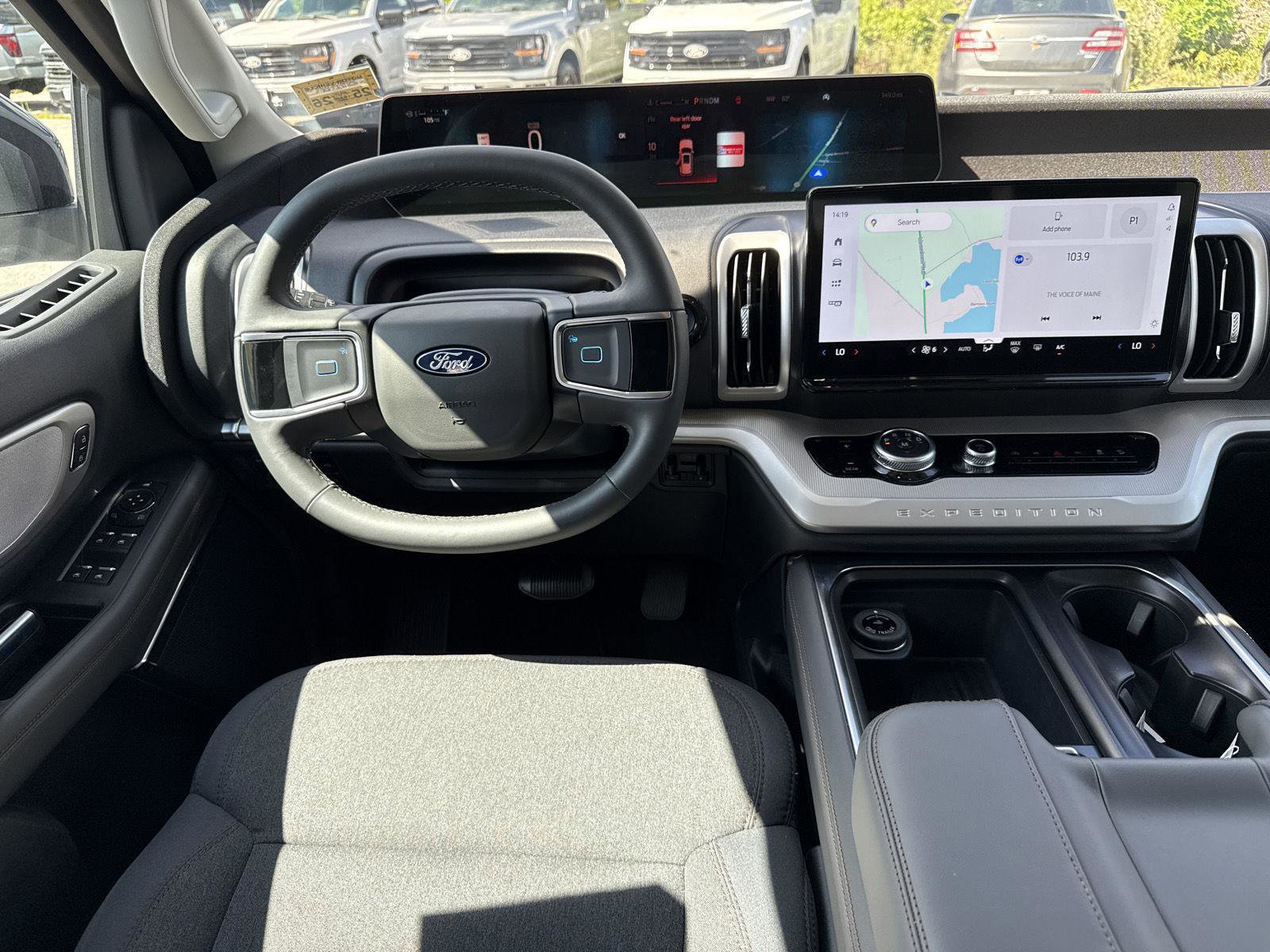 New 2025 Ford Expedition Active image 13