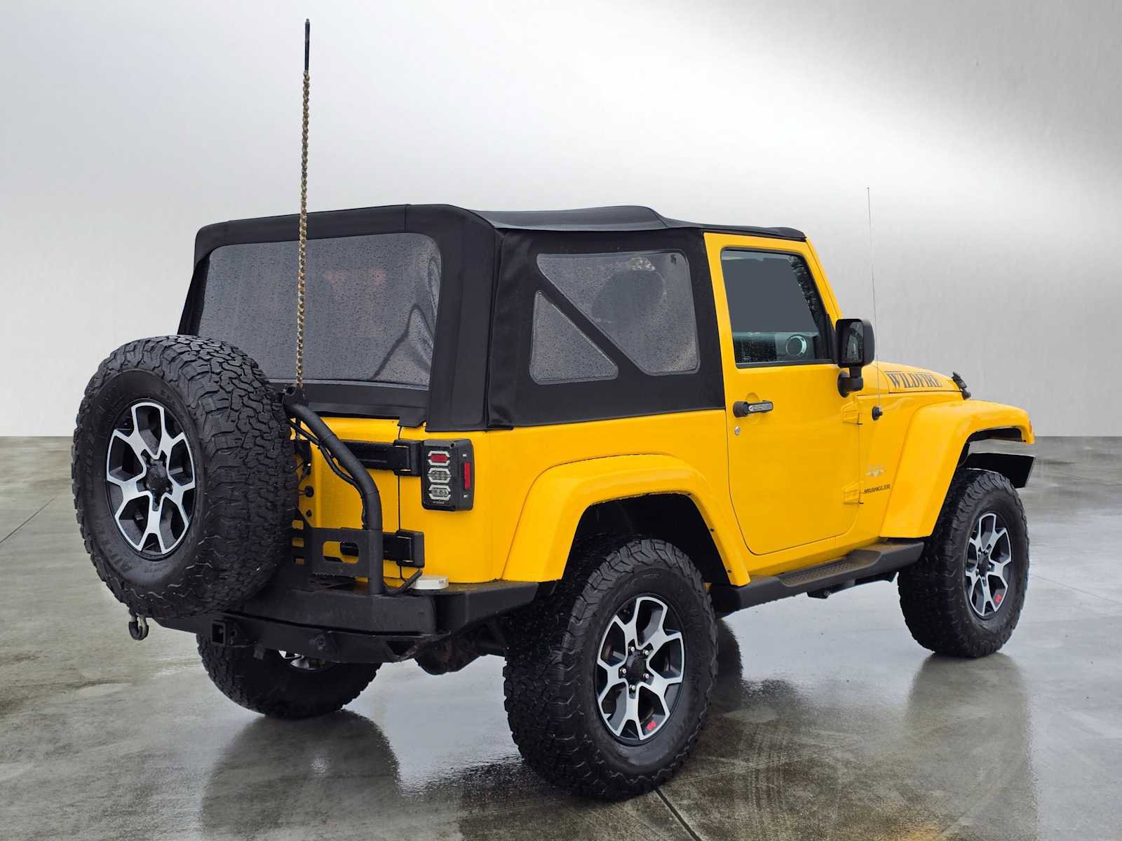 Used 2015 Jeep Wrangler Sahara w/ Connectivity Group image 7