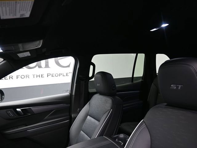 Used 2025 Buick Enclave Sport Touring FWD image 17