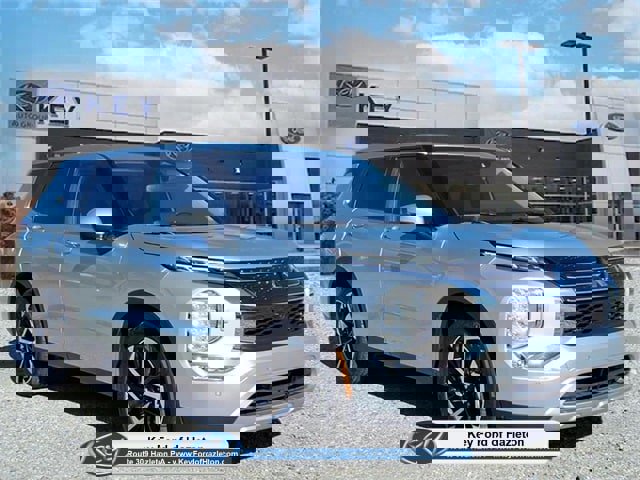 Used 2024 Mitsubishi Outlander SE