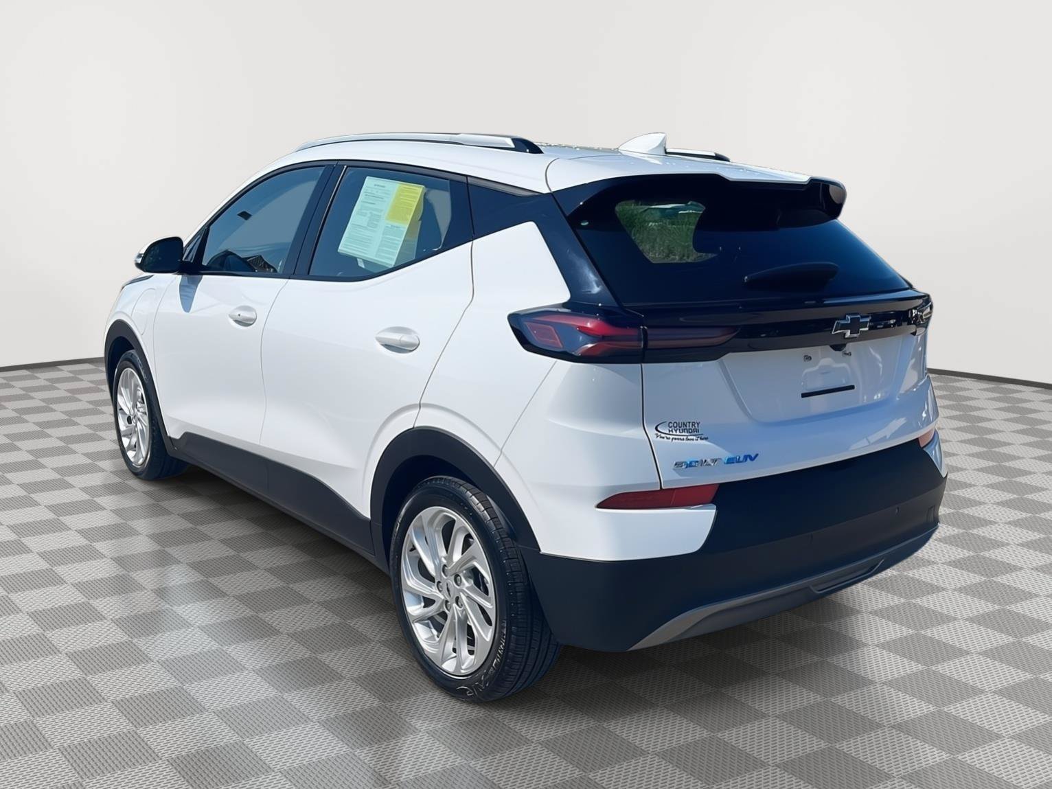 Used 2023 Chevrolet Bolt EUV LT w/ Comfort Package FWD image 7