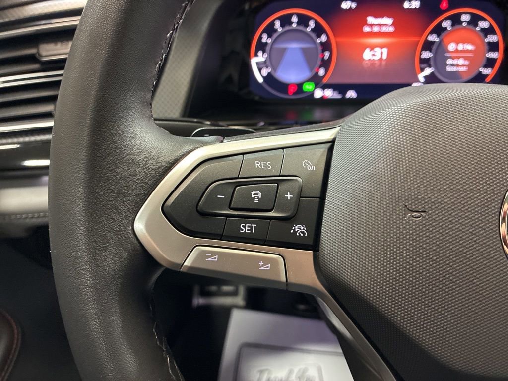 Used 2025 Volkswagen Atlas Peak Edition SE AWD/4WD image 31
