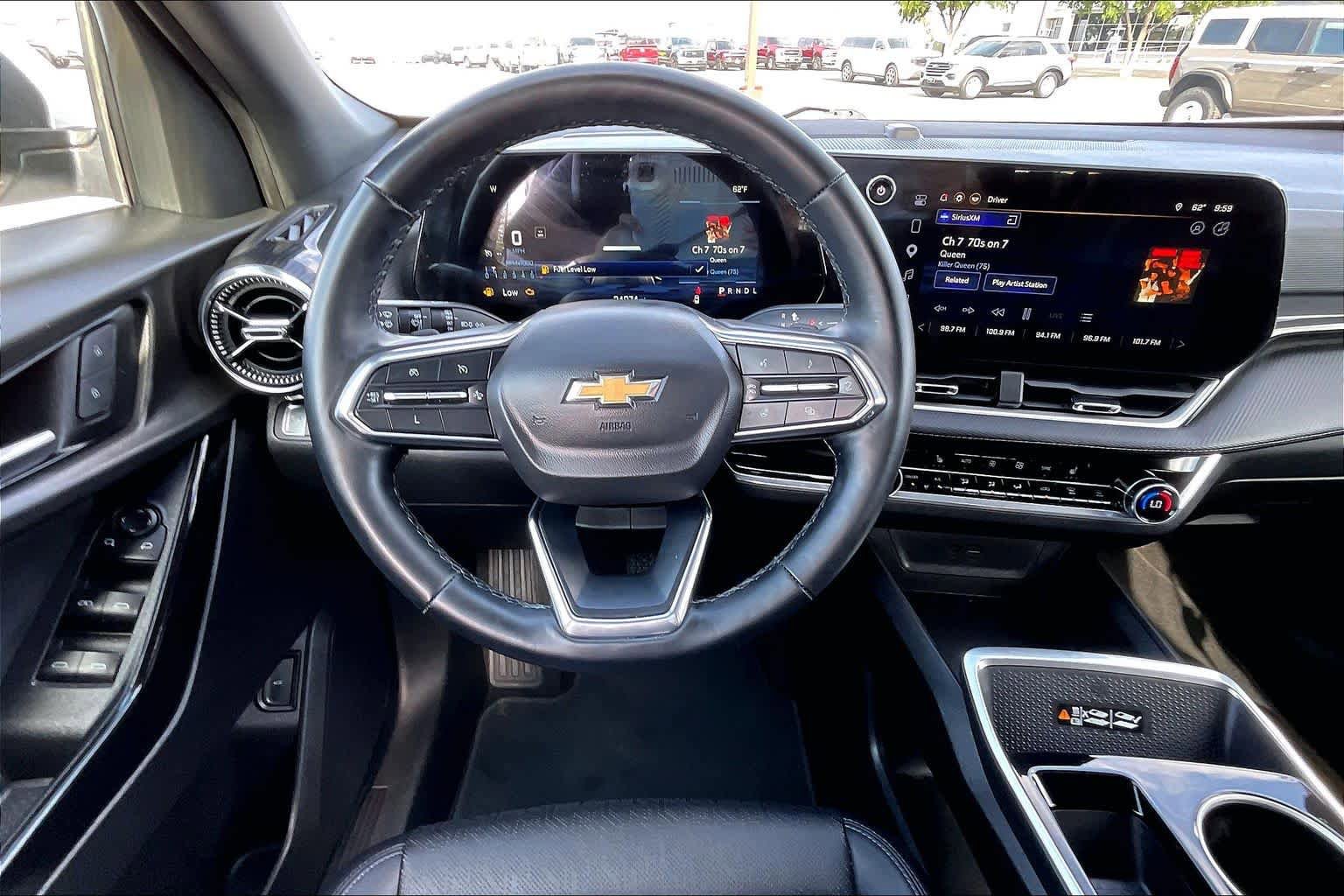 Used 2025 Chevrolet Equinox LT w/ Convenience Package II FWD image 6