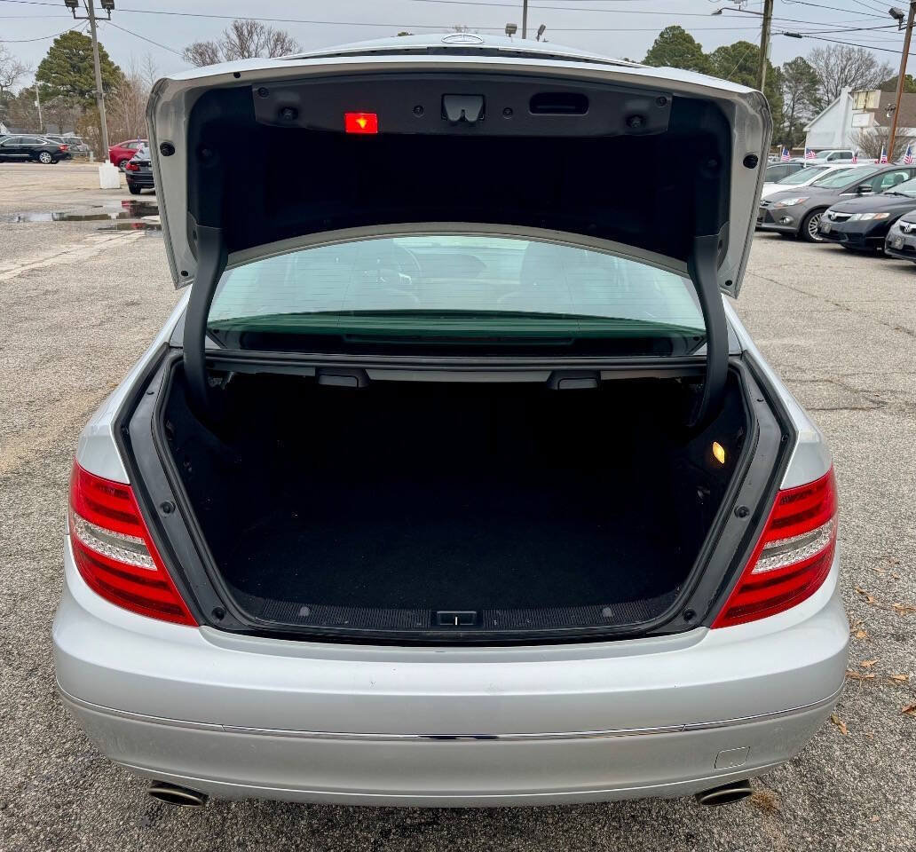 Used 2013 Mercedes-Benz C 300 4MATIC Sedan image 5