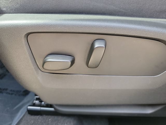 Used 2023 Buick Envision Essence AWD/4WD image 16