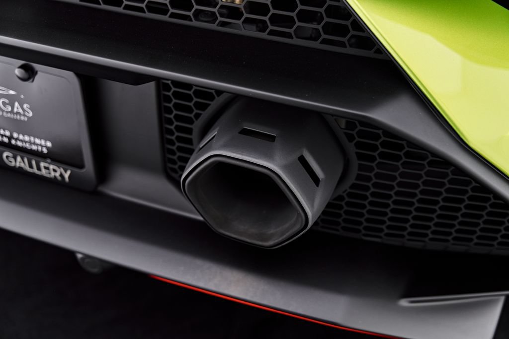 Used 2023 Lamborghini Huracan Tecnica RWD image 32