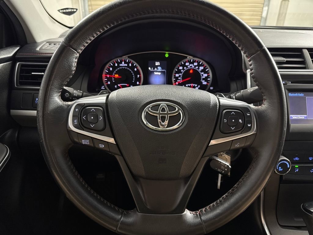 Used 2017 Toyota Camry SE image 12