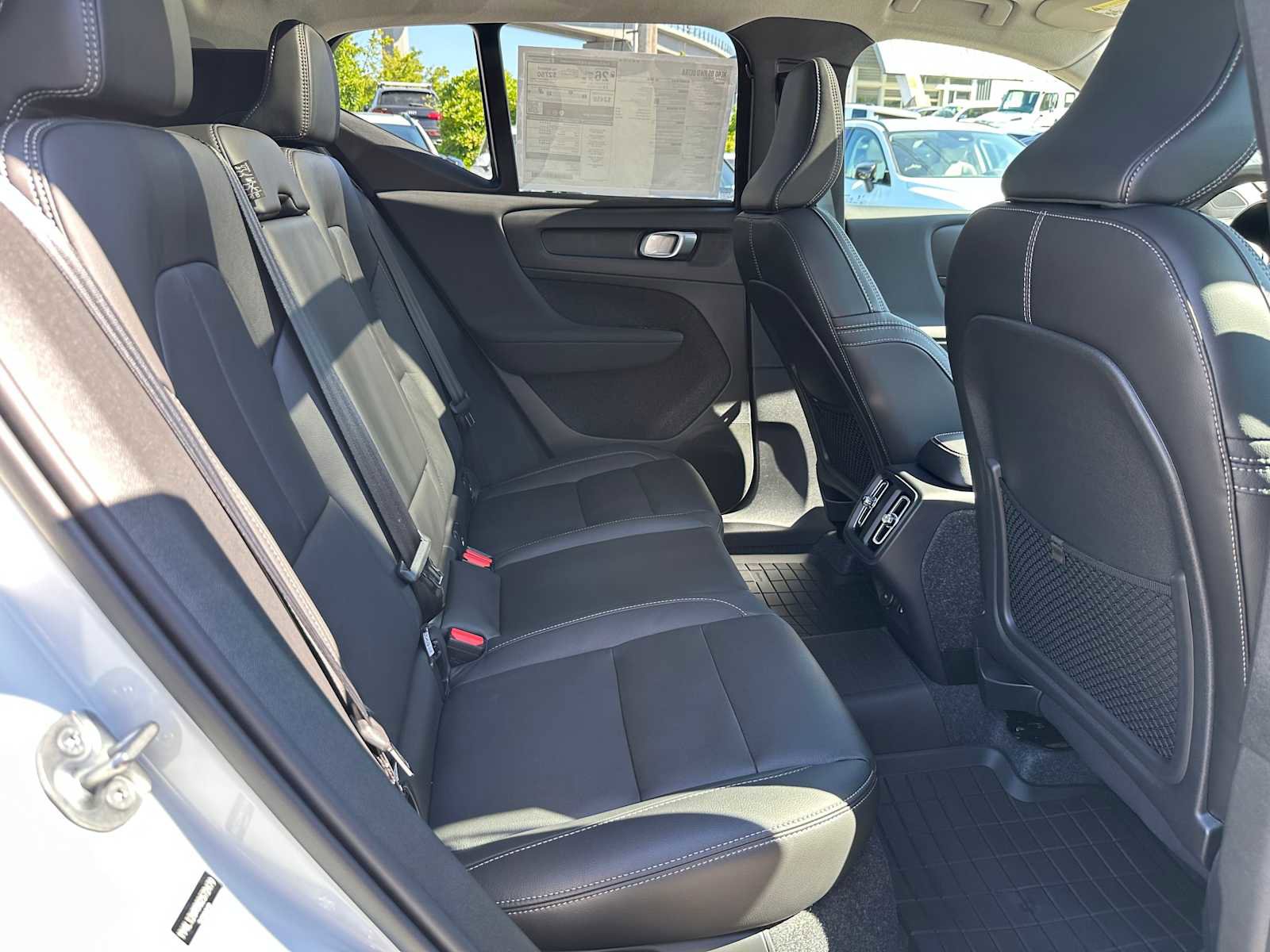 New 2025 Volvo XC40 B5 Ultra w/ Climate Package image 12