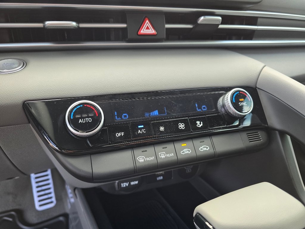 New 2026 Hyundai Elantra Sport FWD image 21