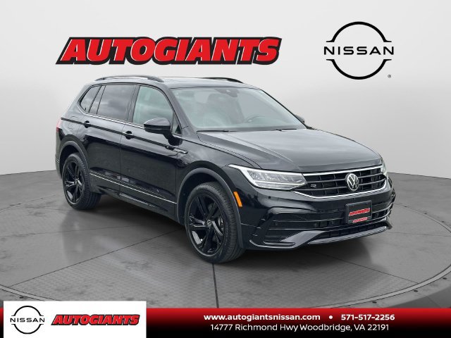 Used 2024 Volkswagen Tiguan SE R-Line AWD/4WD image 1