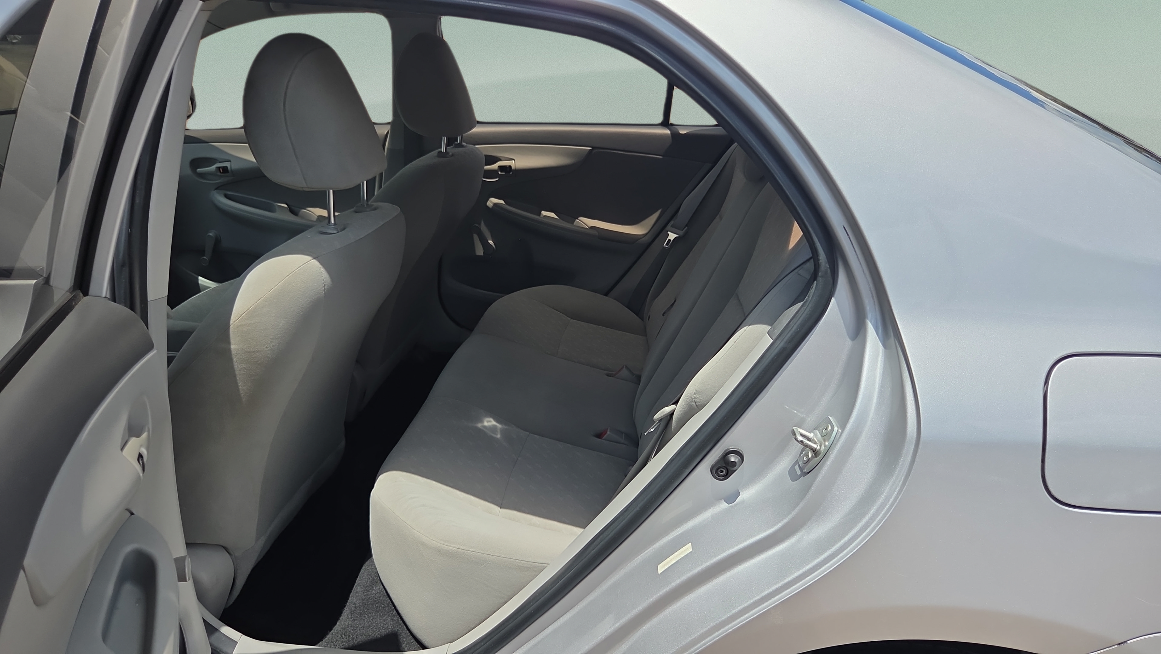 Used 2010 Toyota Corolla LE FWD image 11